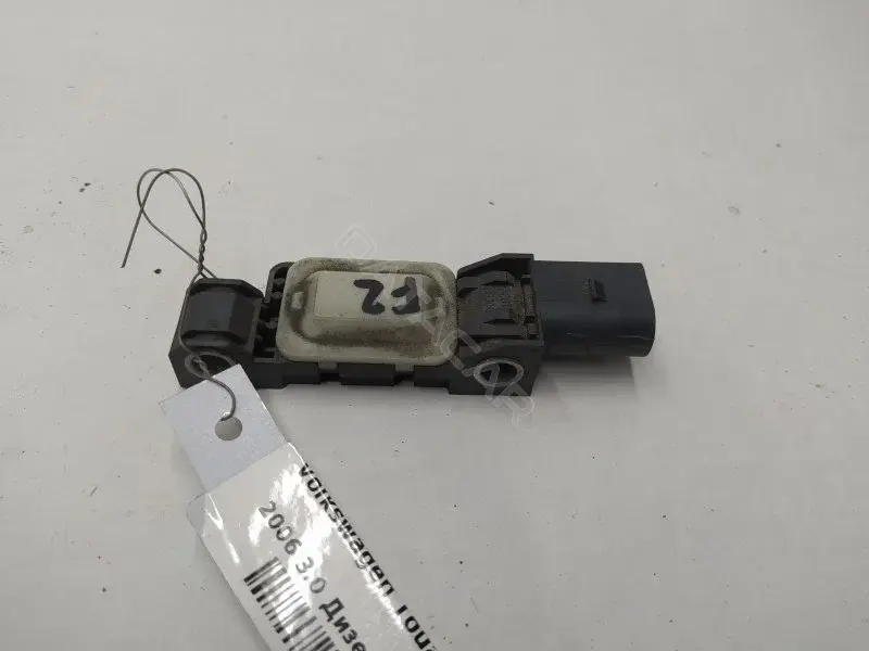 Датчик удара 7L0909606D