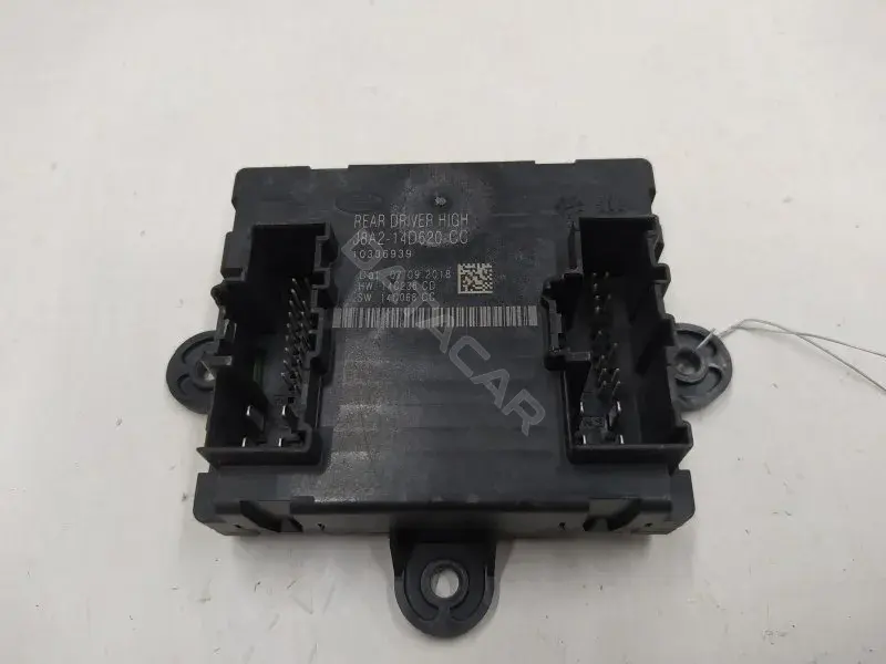Блок управления двери J8A214D620CC