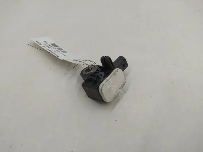 Датчик удара A1668210151