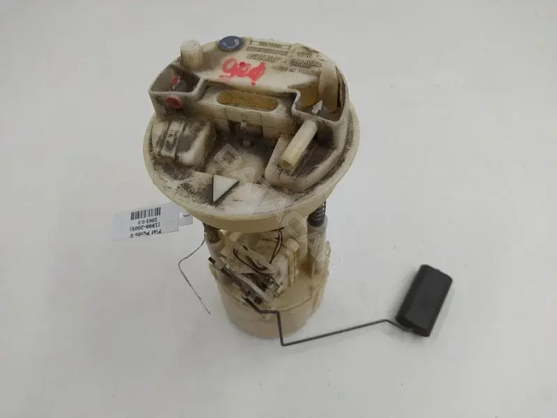 Топливный насос 7752900