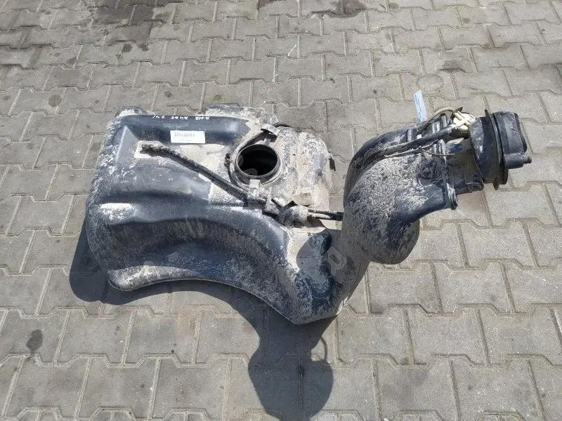 Топливный бак 10335608