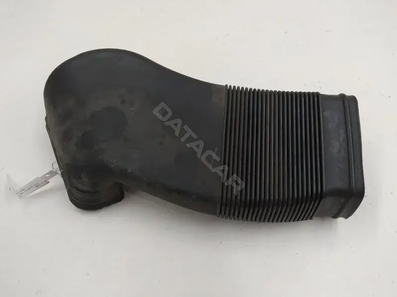 Патрубок воздушный 8D0129617E