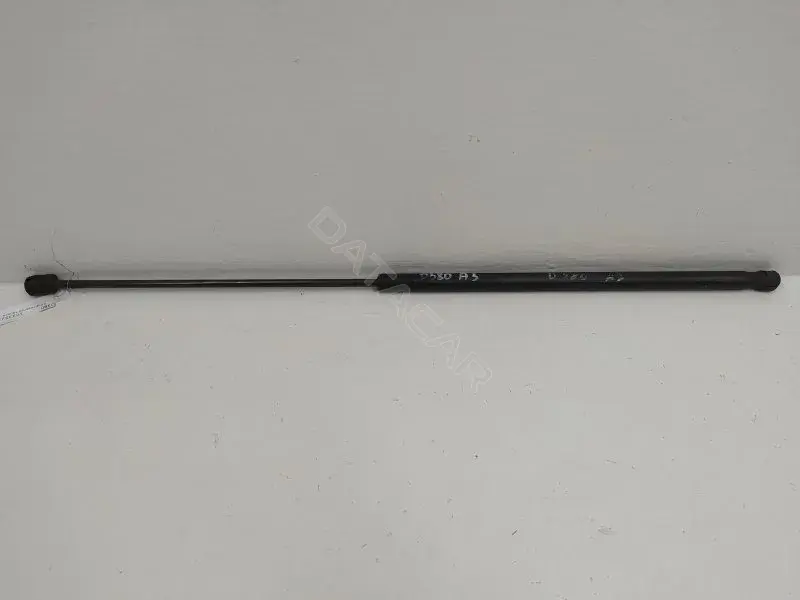 Амортизатор крышки багажника, капота, заднего стекла 8P0823359