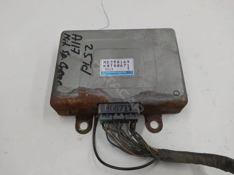 Блок управления двигателем MD358169