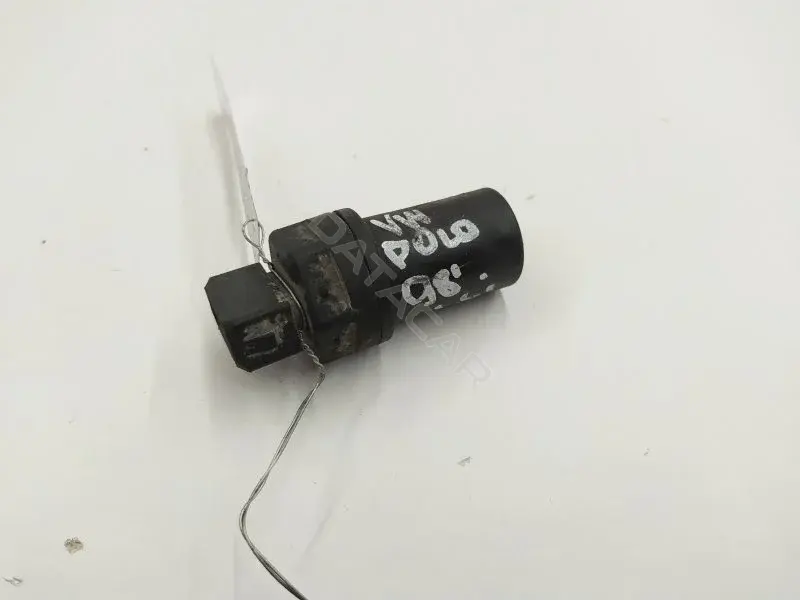 Датчик скорости 357919149B