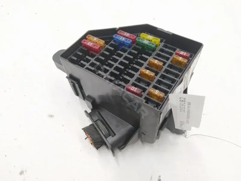 Блок предохранителей 3C0880204G
