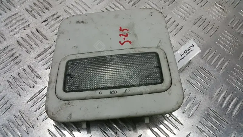 Плафон освещения салона 6N0947105F
