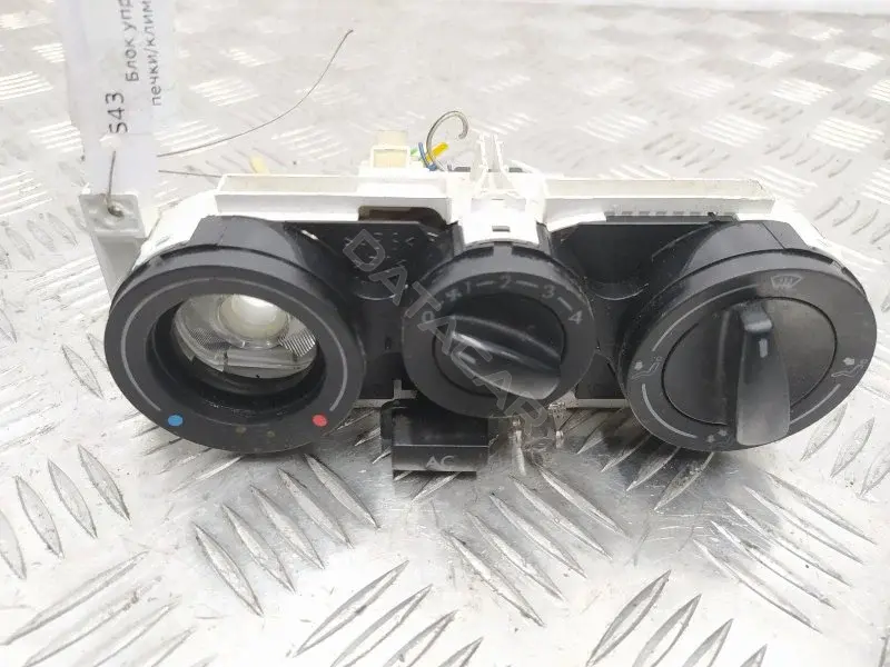 Блок управления климат-контролем 1J0820045F