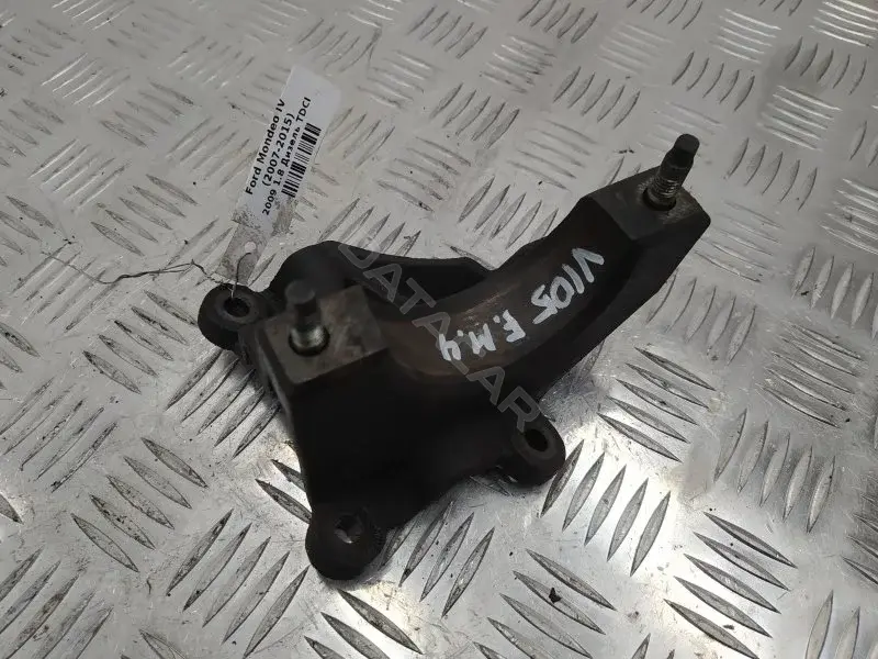 Кронштейн полуоси 4M513K305BC