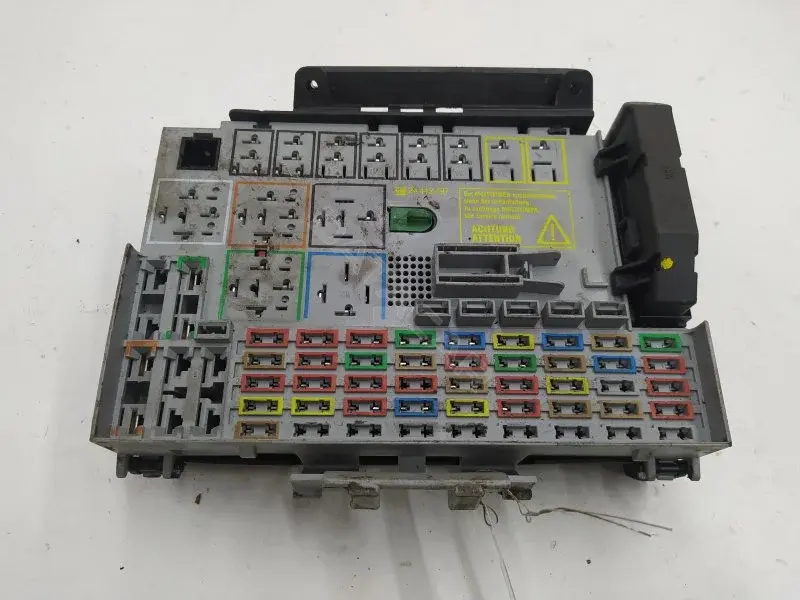 Блок предохранителей 24412497