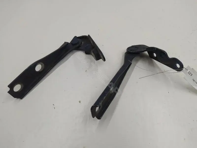 Петля капота 8L0823301B8L0823302B