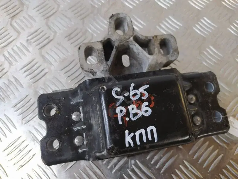 Подушка КПП 3C0199555AA
