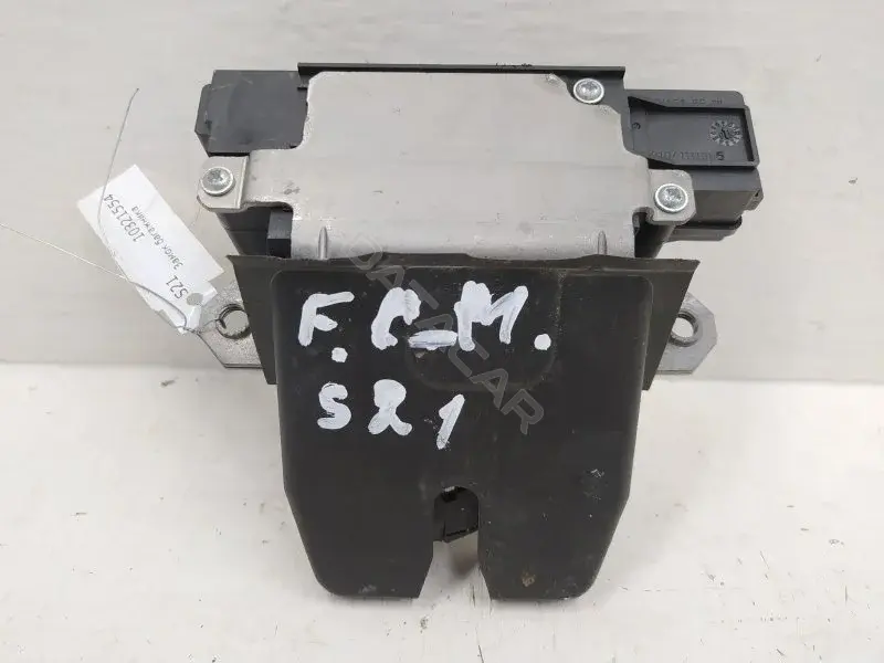 Замок крышки багажника 3M51R442A66CA