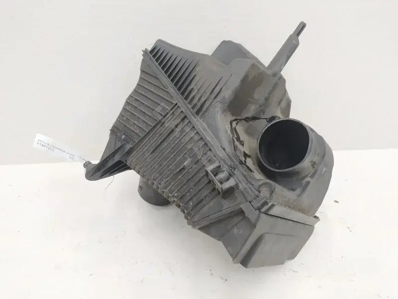 Корпус воздушного фильтра 8200369755