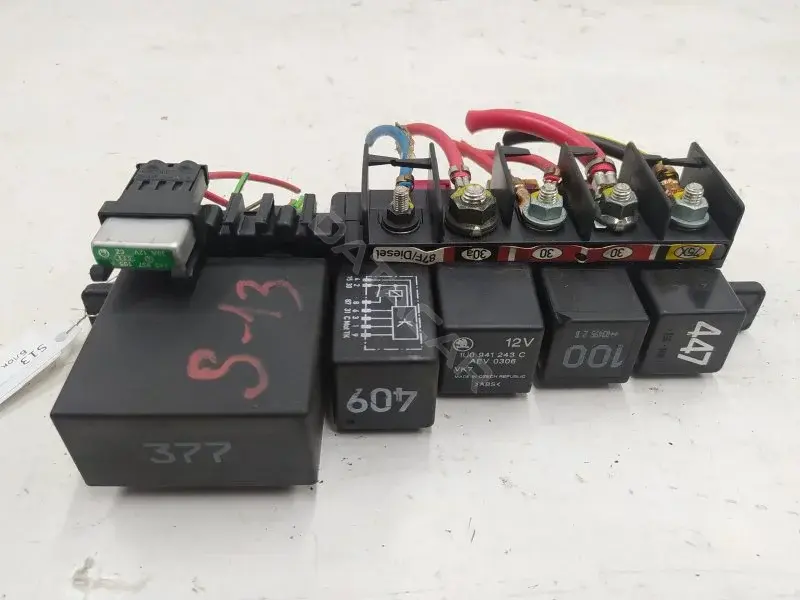 Блок предохранителей 8L0941822