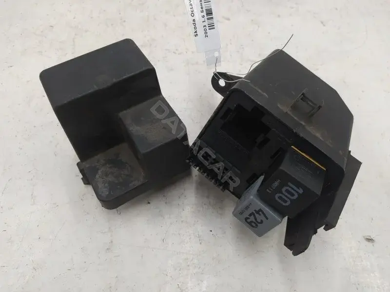 Блок предохранителей 1J0941389B