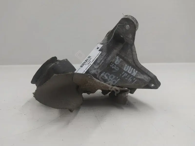 Кронштейн КПП 8D8399114AH