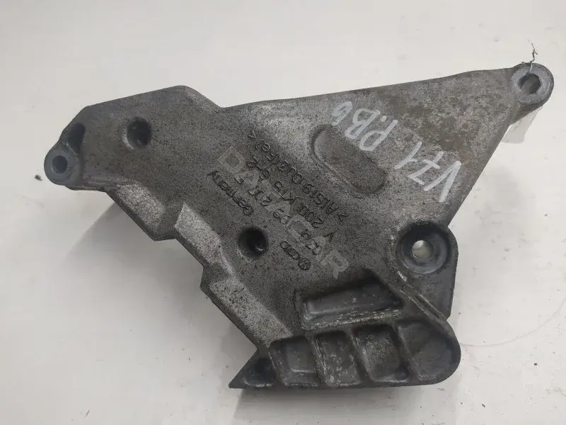 Кронштейн двигателя 03G199207F