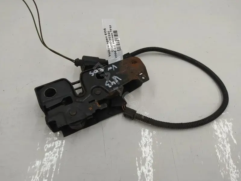 Замок капота 1K0823480