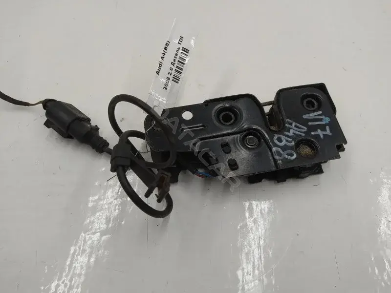 Замок капота 8K2823746