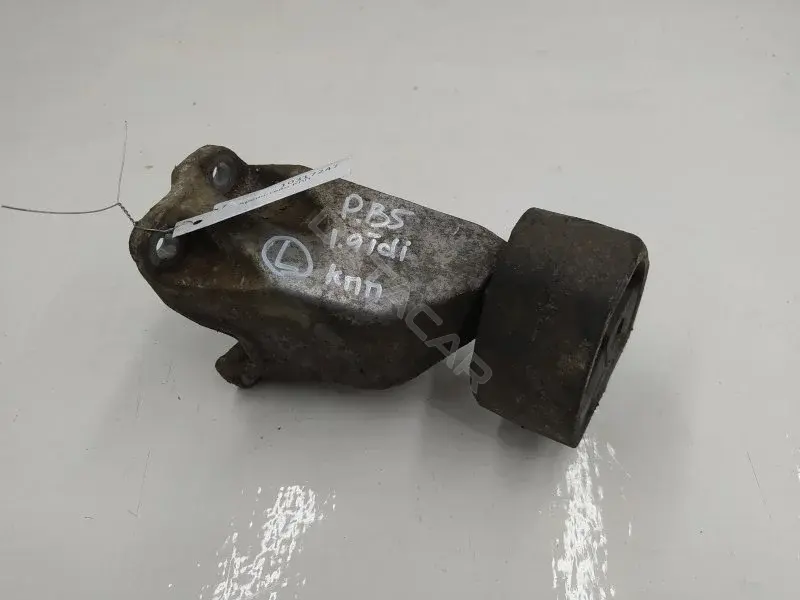 Кронштейн КПП 8D0399113AB
