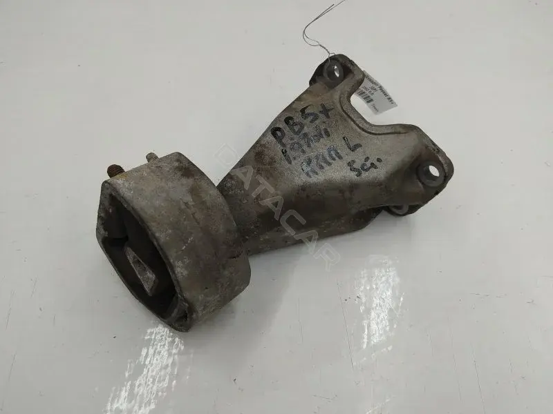 Кронштейн КПП 8D0399113AB