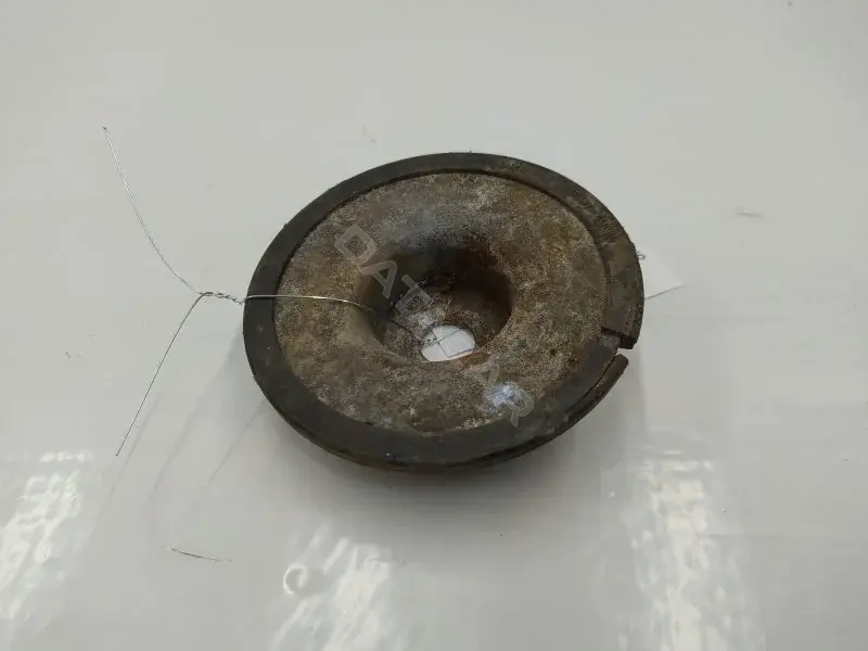 Опора амортизатора 357412319