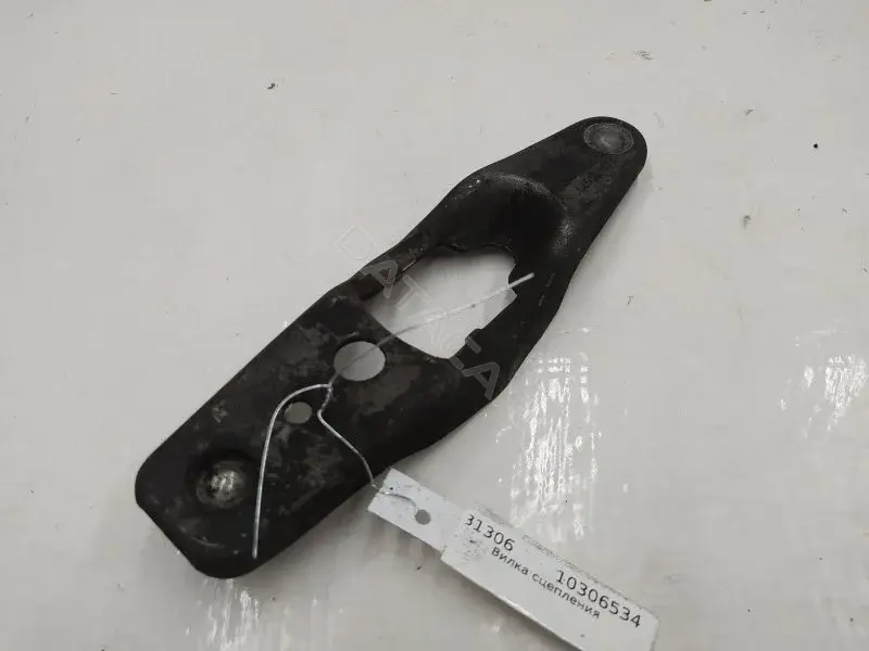 Вилка сцепления 02T141153C
