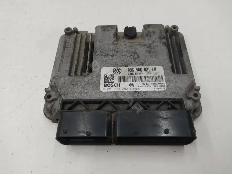 Блок управления двигателем 03G906021LN