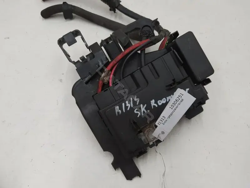 Блок предохранителей 6R0937550A