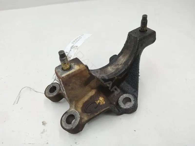 Кронштейн полуоси 2S613K305AE