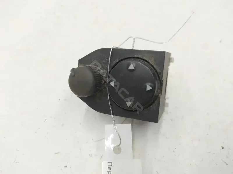 Джойстик регулировки зеркал 8D0959565A