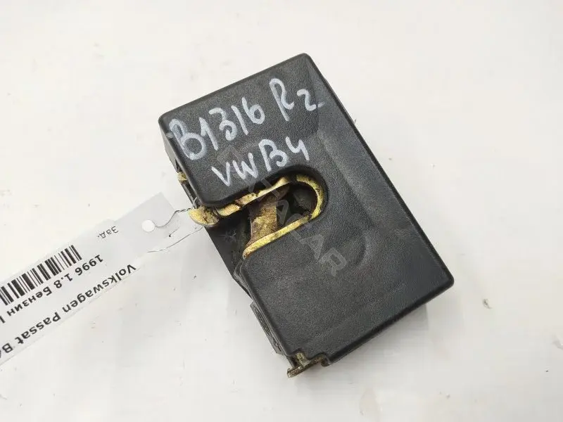 Замок двери 357839016D