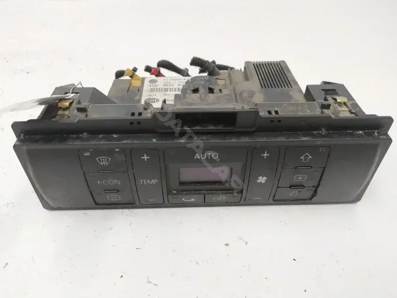 Блок управления климат-контролем 8D0820043M