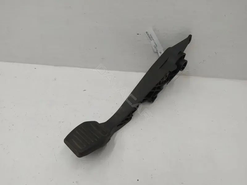 Педаль сцепления XS617520BB