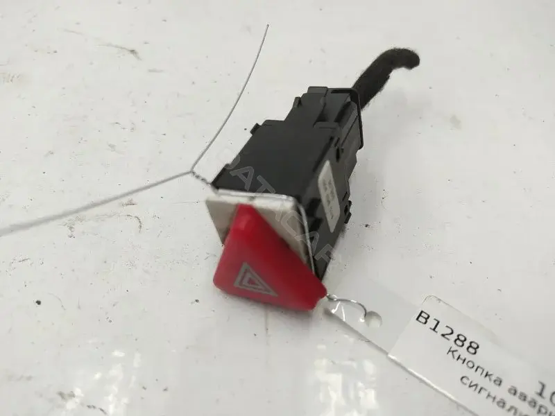 Кнопка аварийки 6Y0953235
