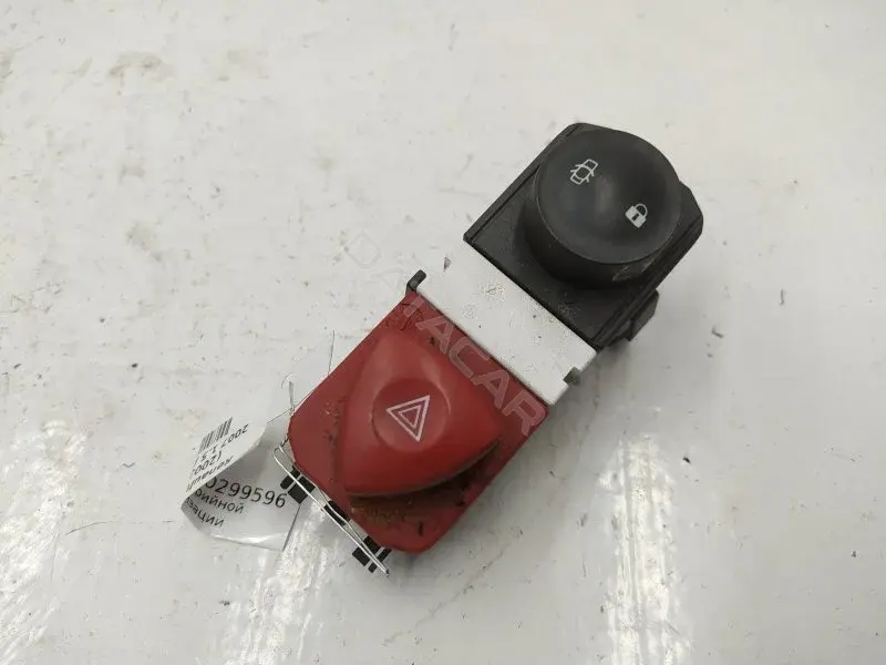 Кнопка аварийки 8200407415