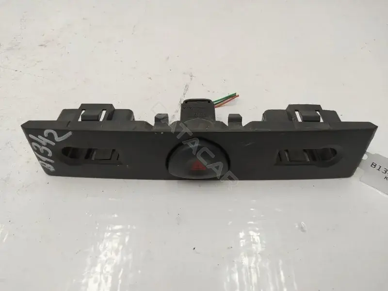 Кнопка аварийки 10298837