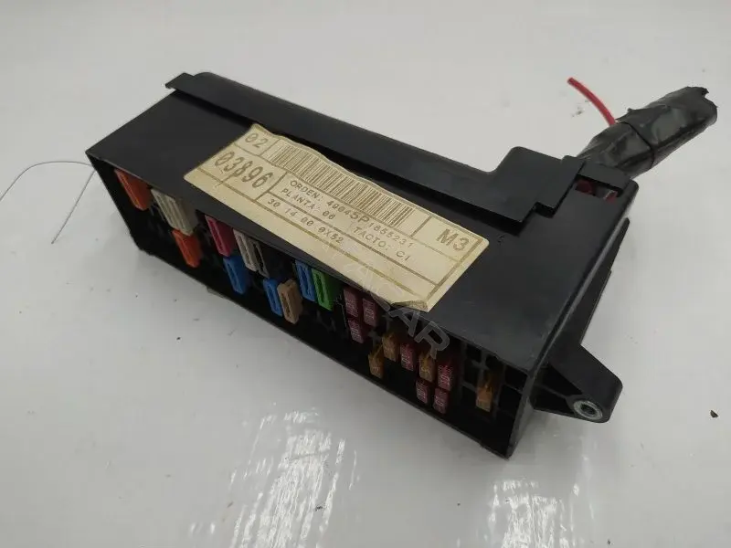 Блок предохранителей 1K0937049L