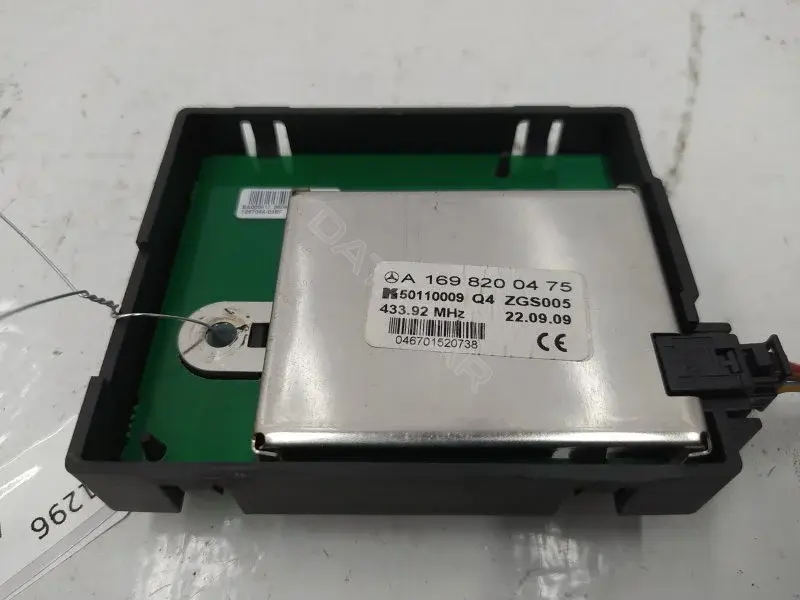Антенна A1698200475