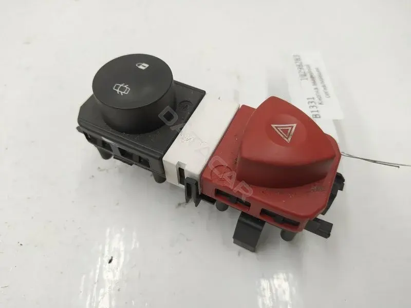 Кнопка аварийки 8200407415