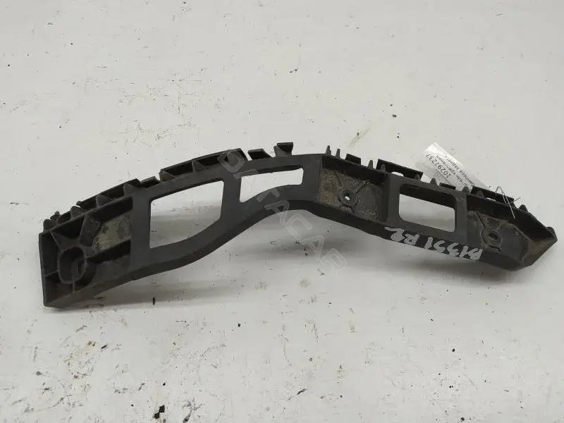 Кронштейн-направляющая бампера 6R6807394A