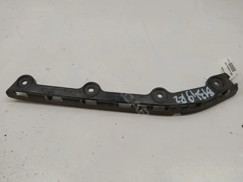 Кронштейн-направляющая бампера 6Y9807376A