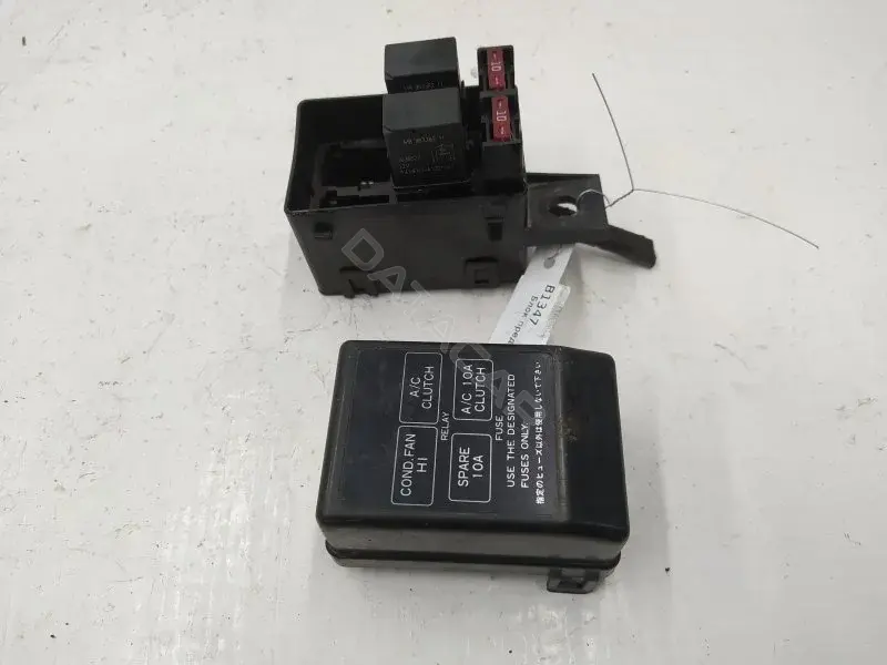 Блок предохранителей MR953382