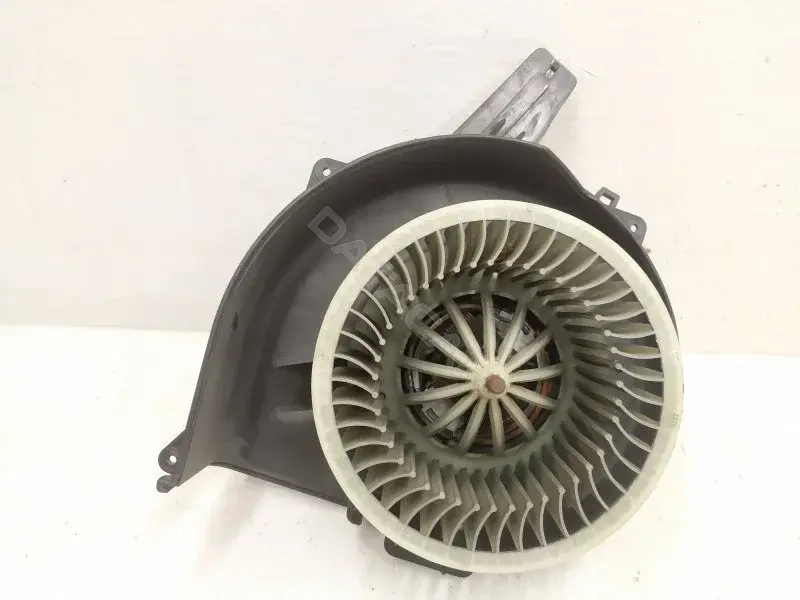 Моторчик печки 6Q1820015E