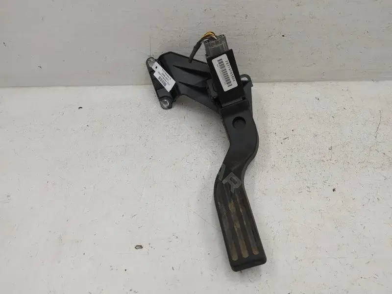 Педаль газа 2S719F836DA