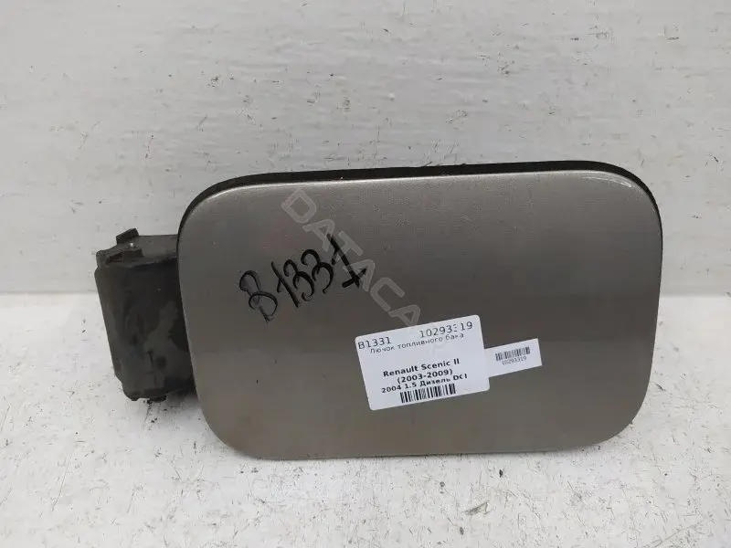 Крышка лючка топливного бака 8200139543