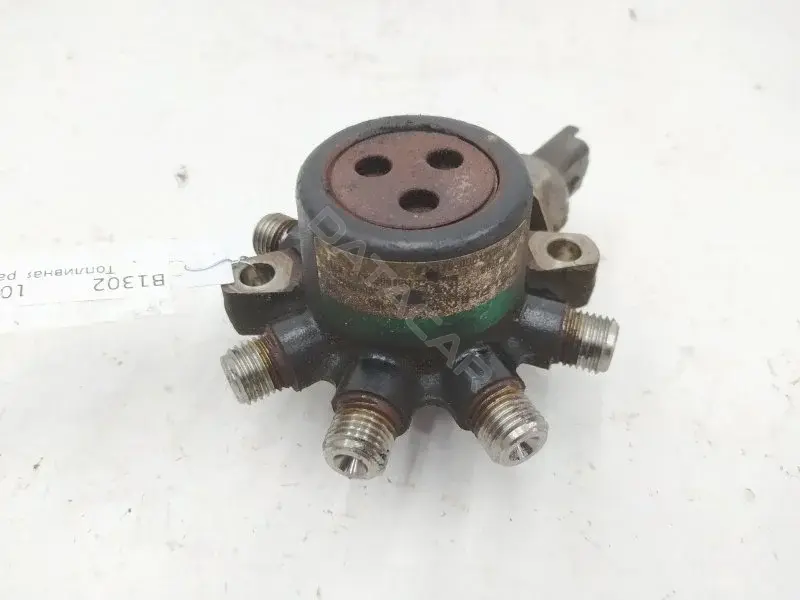 Топливная рейка 8200334367