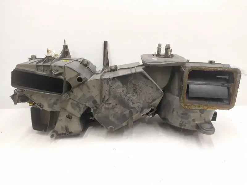 Корпус отопителя (печки) 1J1820003S