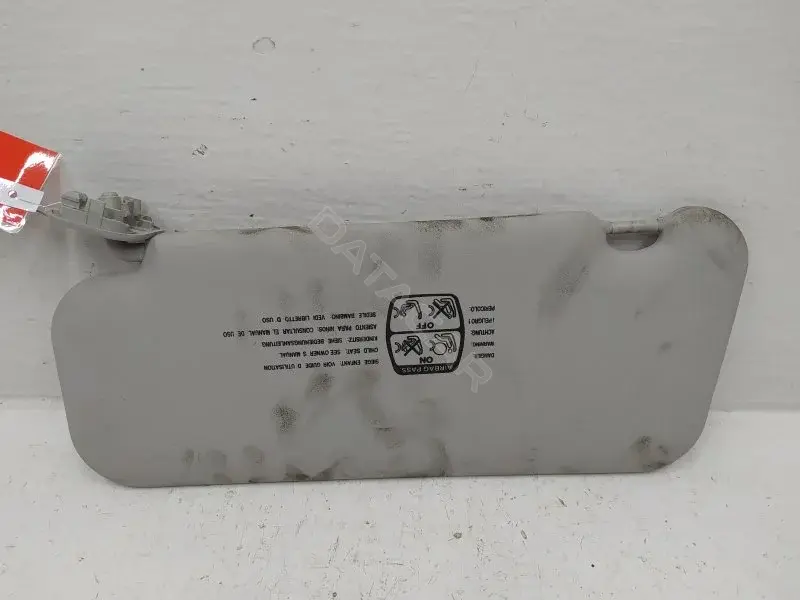 Козырек солнцезащитный 10290151